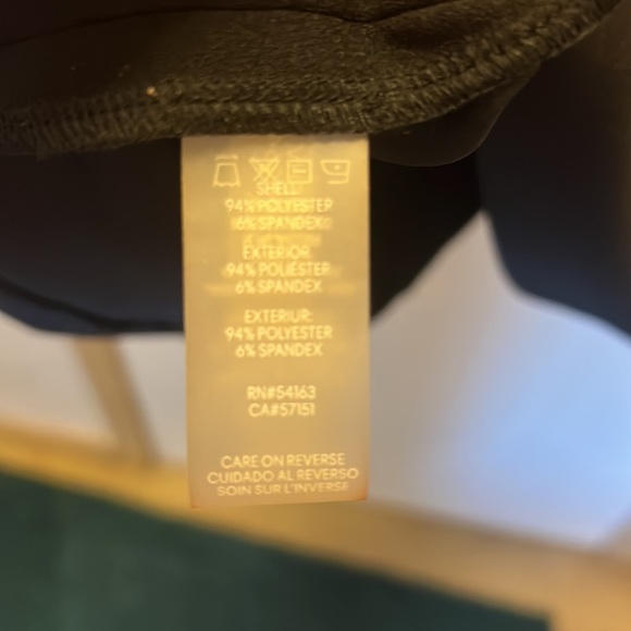 It don’t fit anymore and try lessen my clothes. - Picture 5 of 6